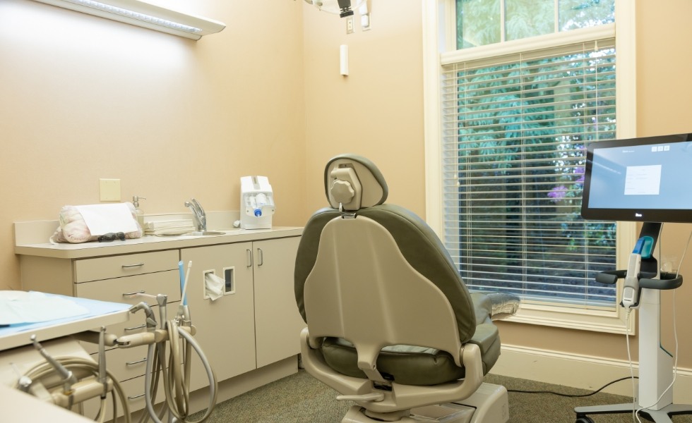 Dental treatment room